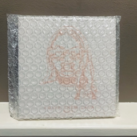 NWT GIVE THEM LALA BEAUTY “The Baby” Eyeshadow Palette - Picture 4 of 9